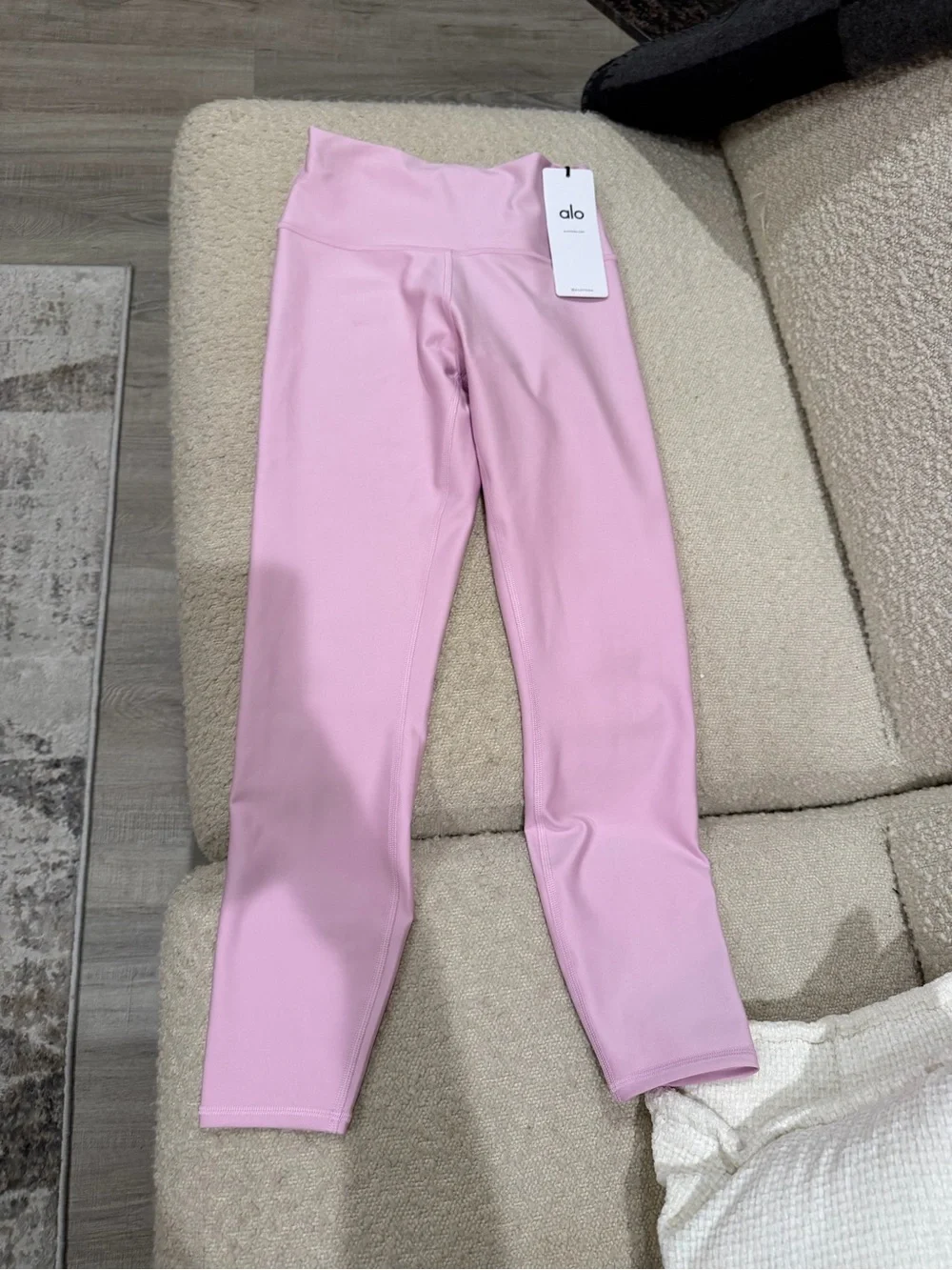 ALO airlift legging in sugarplum pink